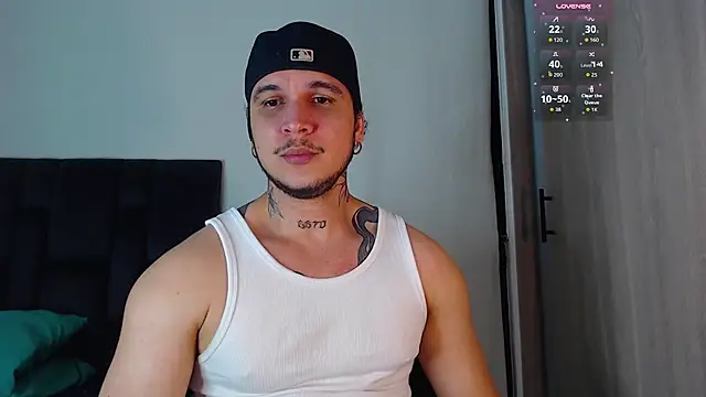 Show modela austinoficial na web-kameri