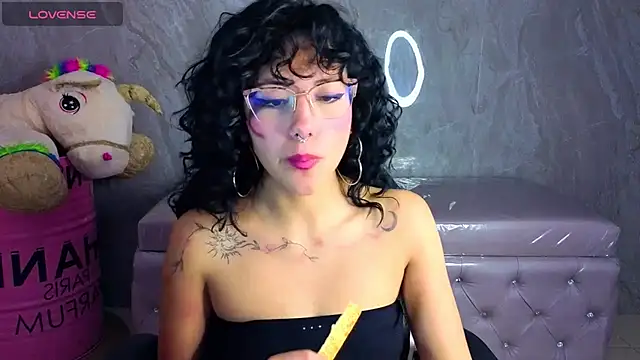 zoe_ch_'s Webcam Show