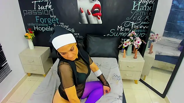 HornyRouse_ Adlı Modelin Canlı XXX Sohbeti