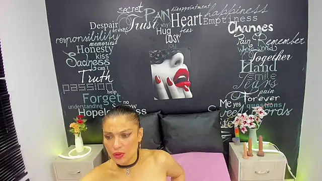 Chatroom XXX en direct de HornyRouse_