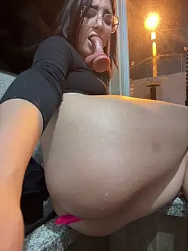 Pokazy przed kamerką – MartinaSooler