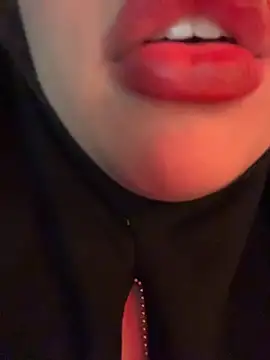 Show modela zahra_Jalid na web-kameri