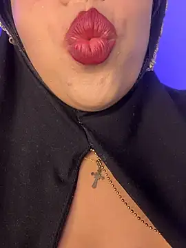 zahra_Jalidn Webbikameraesitys