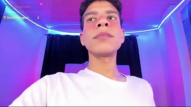 Ethan_Boyy's Webcam Show