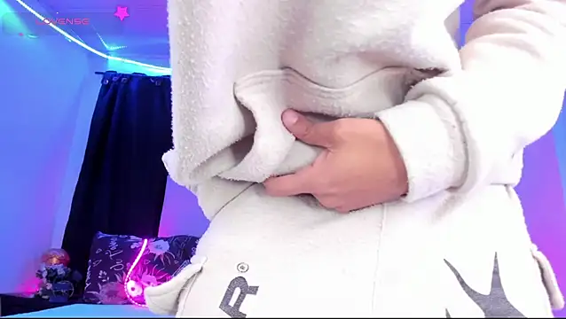 Ethan_Boyy: διαδικτυακό σόου στην κάμερα