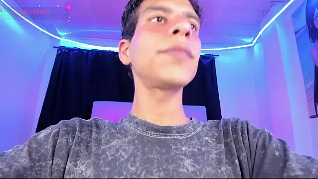 Ethan_Boyy Webcam Show