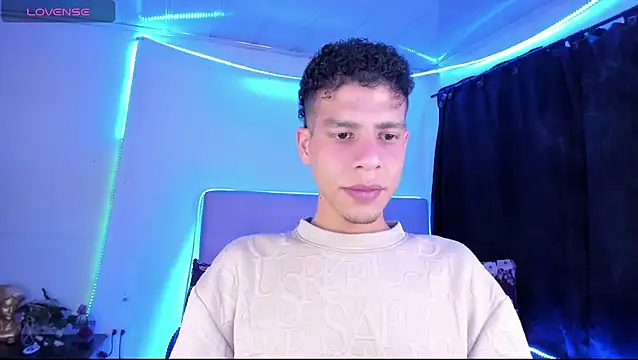 Ethan_Boyyのウェブカメラショー