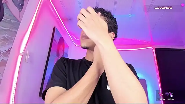 Ethan_Boyy Adlı Modelin Web Kamerası Şovu