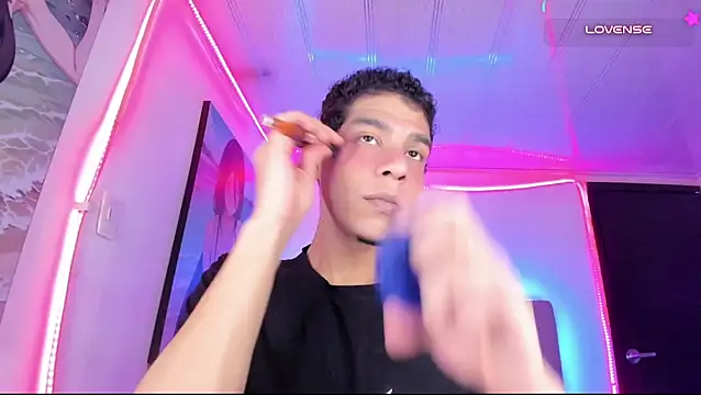 Ethan_Boyy webkamerás műsora