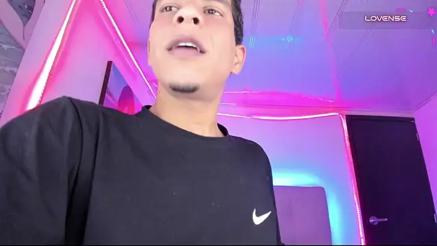 Ethan_Boyy webcam show