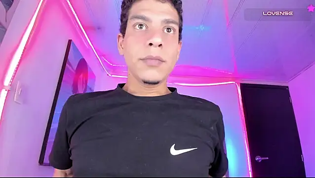 Ethan_Boyy's Webcam Show