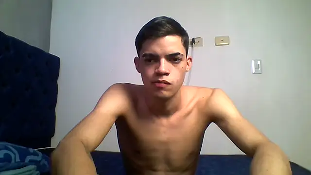Latinos_2001 Pertunjukan Webcam