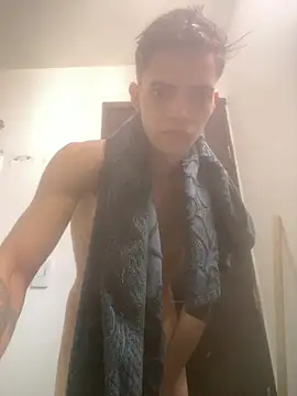 Latinos_2001 webkamerás műsora
