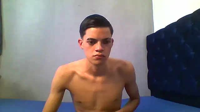 Pokazy przed kamerką – Latinos_2001