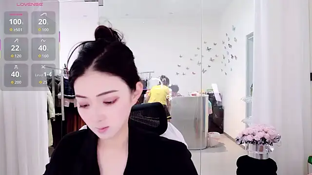 yangyang-777 Webcam Show