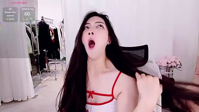 yangyang-777's Webcam Show