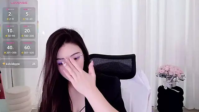 Show modela yangyang-777 na web-kameri
