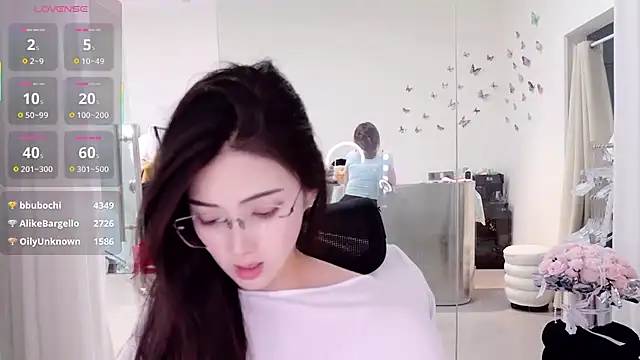 yangyang-777's Webcam Show