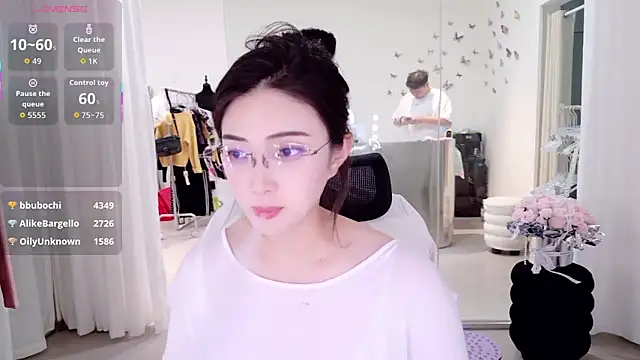 yangyang-777 Webcam show