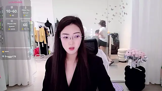 Show modela yangyang-777 na web-kameri