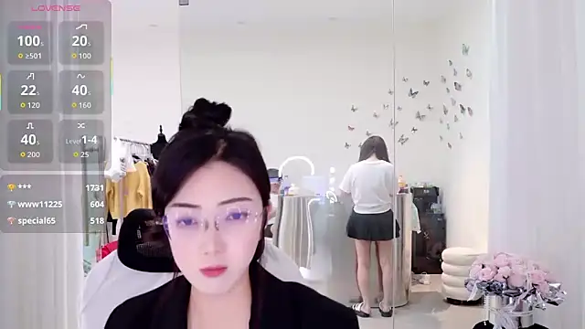 yangyang-777's Webcam Show