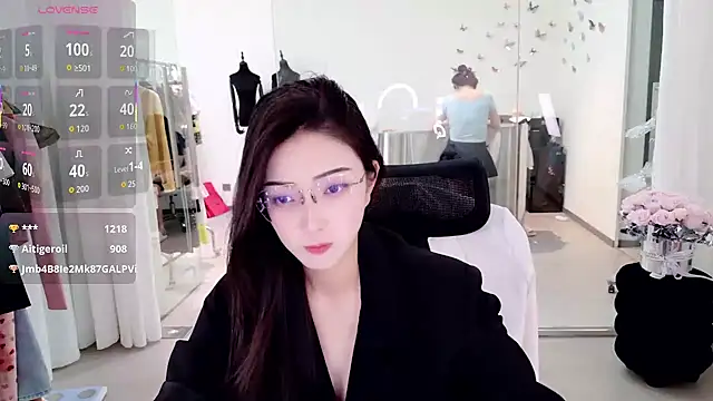 yangyang-777's Webcam Show