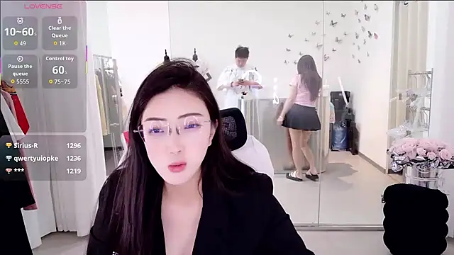 yangyang-777's Webcam Show