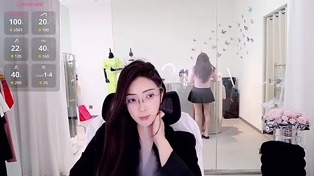 yangyang-777's Webcam Show