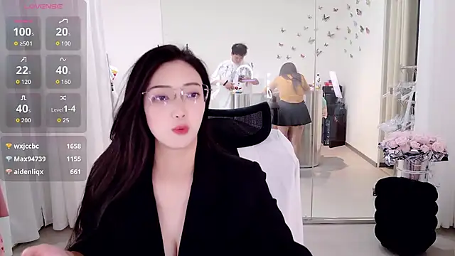 yangyang-777's Webcam Show