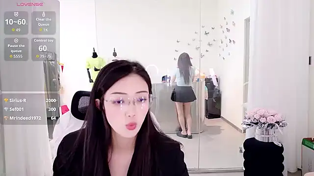 yangyang-777's Webcam Show