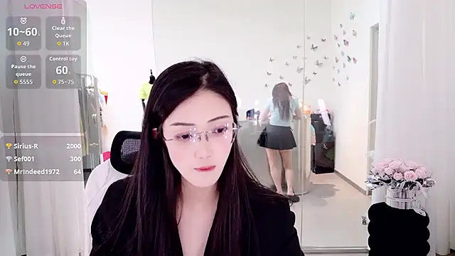 yangyang-777 Show in webcam