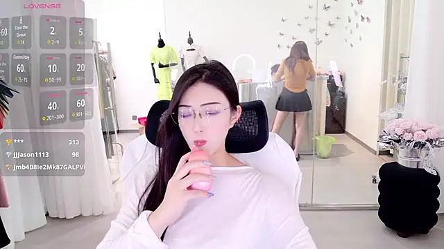 yangyang-777 Webcam Show