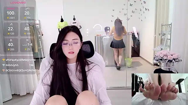 Show modela yangyang-777 na web-kameri