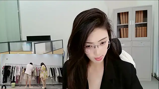 yangyang-777's Webcam Show