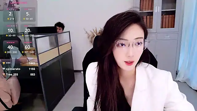yangyang-777 Show in webcam