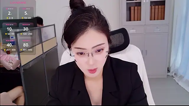 yangyang-777   网络视讯表演