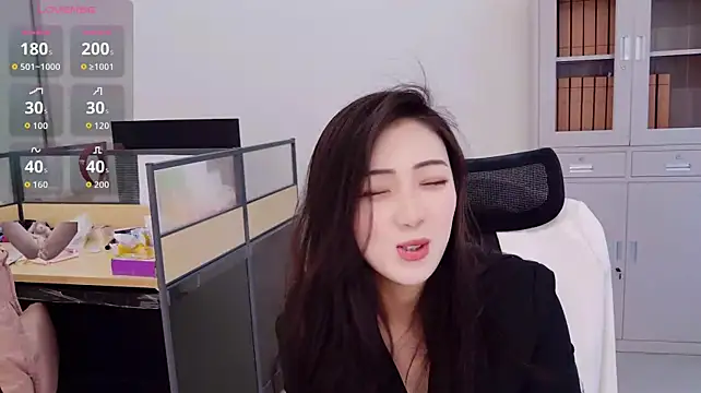 yangyang-777 Webcam Show