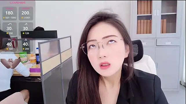 Show modela yangyang-777 na web-kameri