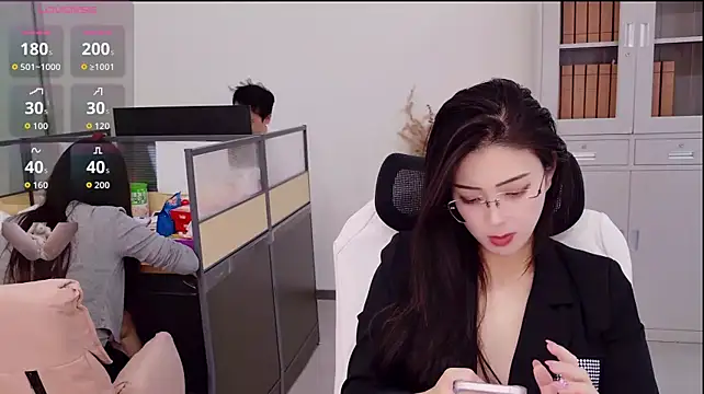 yangyang-777 Webcam Show