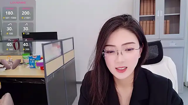 yangyang-777 Adlı Modelin Web Kamerası Şovu