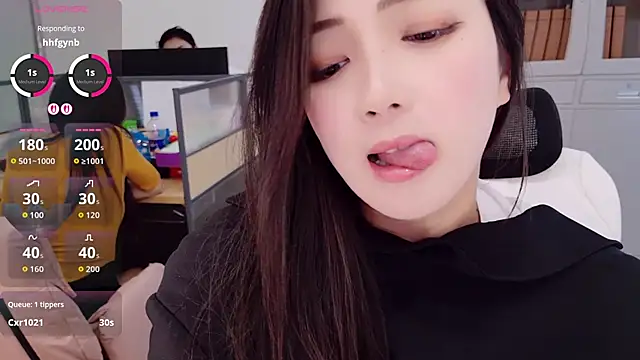 Show modela yangyang-777 na web-kameri