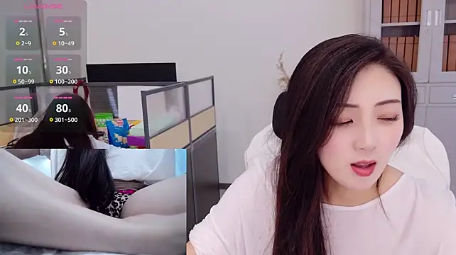 yangyang-777 网络视讯表演