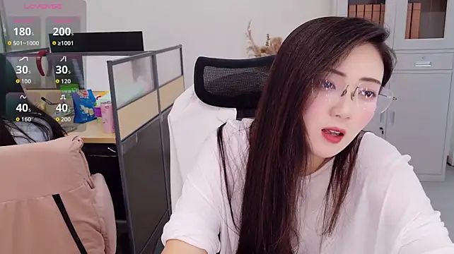 yangyang-777's Webcam Show