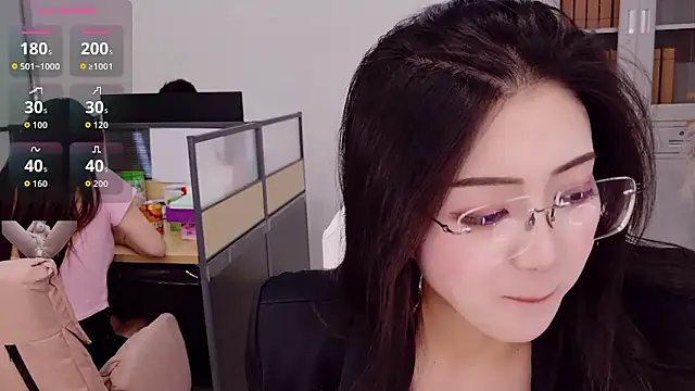 yangyang-777 在線直播表演