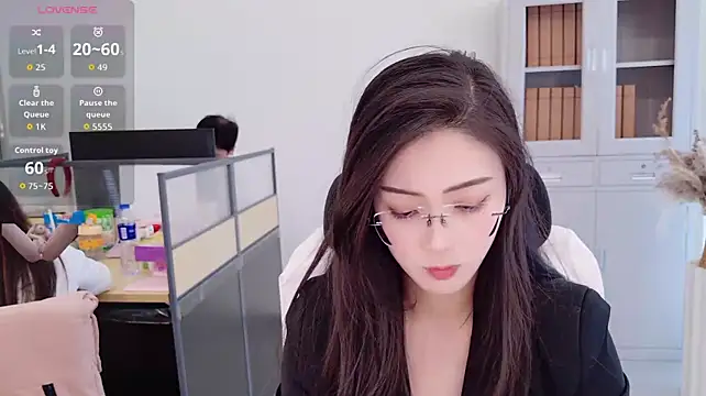 yangyang-777 网络视讯表演