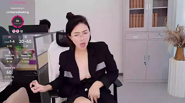 Show modela yangyang-777 na web-kameri