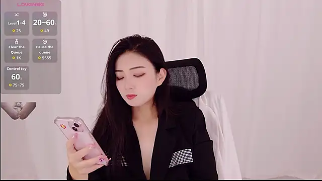 yangyang-777 Webcam show