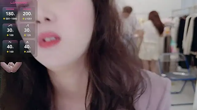yangyang-777 Show in webcam