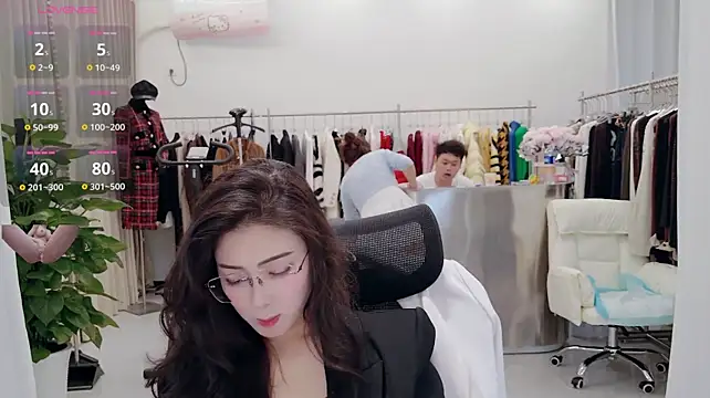 Show modela yangyang-777 na web-kameri