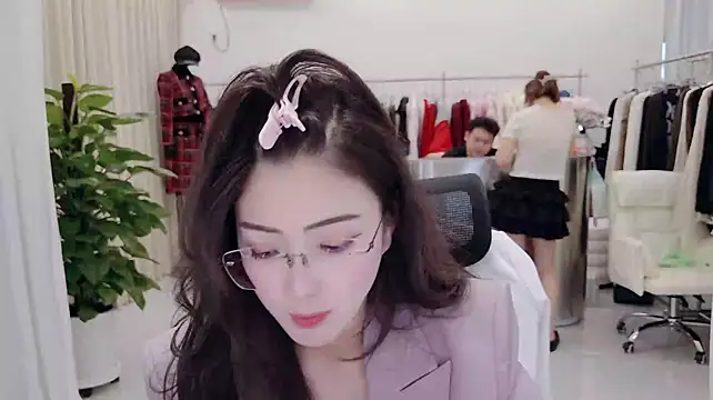 yangyang-777's Webcam Show
